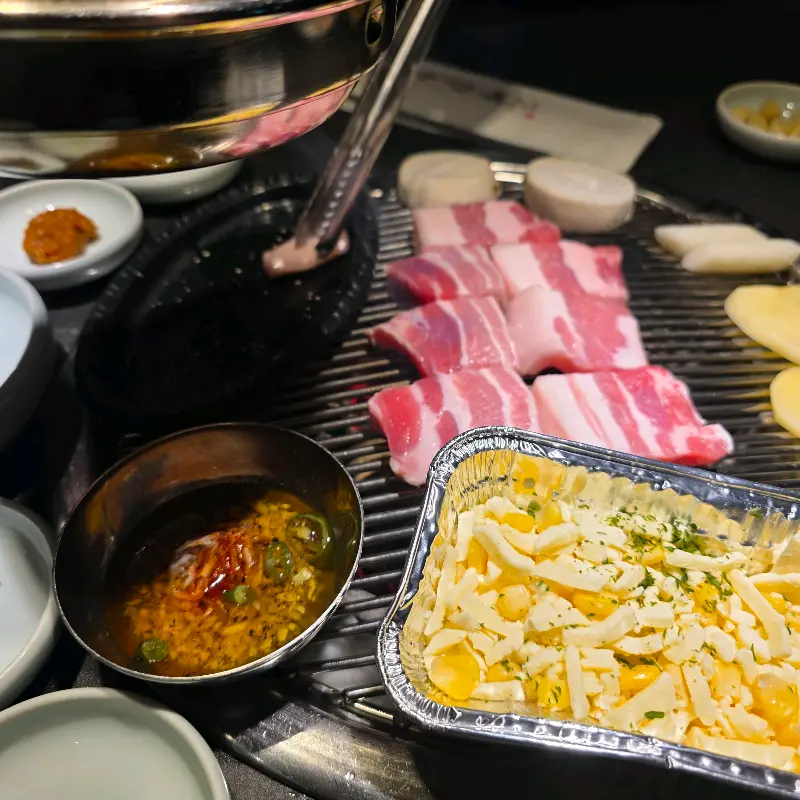 맛있게 구워진 껍데기