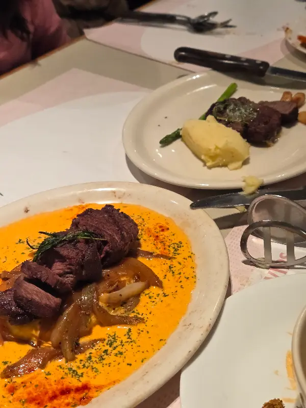 빕스 쌀국수 로봇