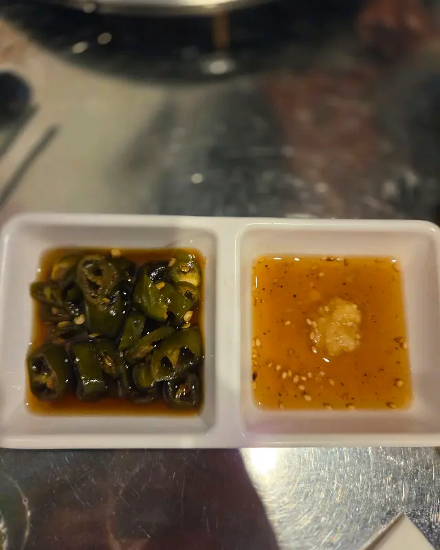 곱창을 찍어 먹는 특제 소스