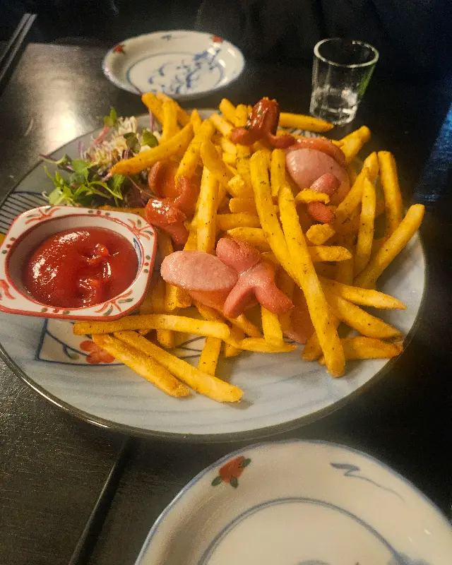 소세지와 감자튀김 안주