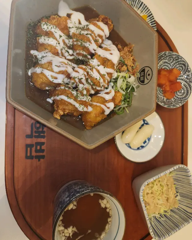 깔끔한 테이블 세팅