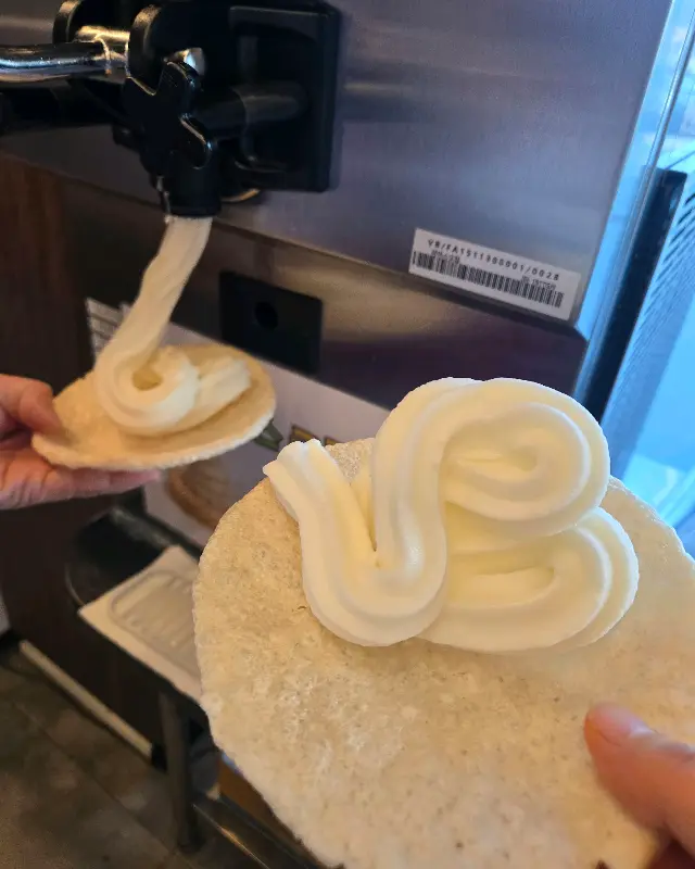 뻥스크림 만드는 모습