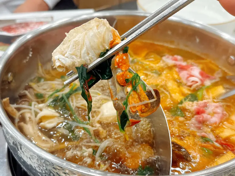 해산물이 들어간 샤브샤브