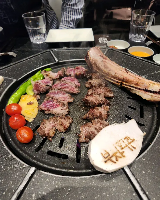 우대갈비가 구워지는 모습