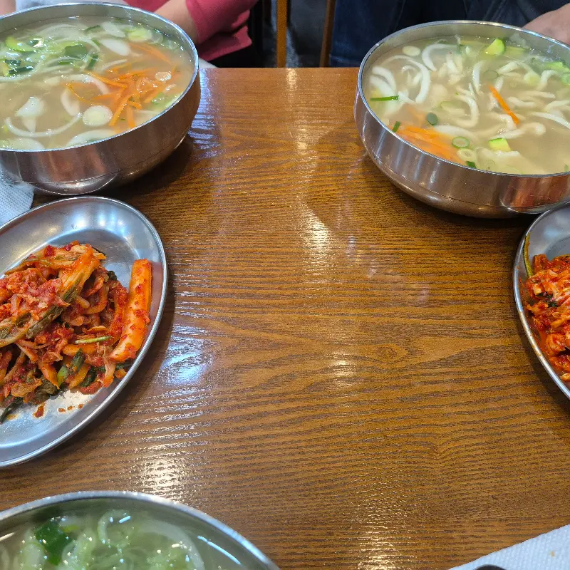 푸짐한 칼국수 한 상