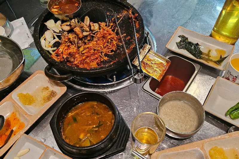 푸짐한 기본 상차림