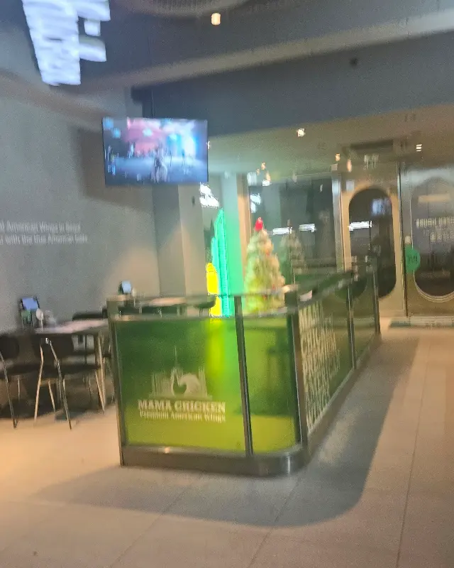 마마치킨 마포점 내부