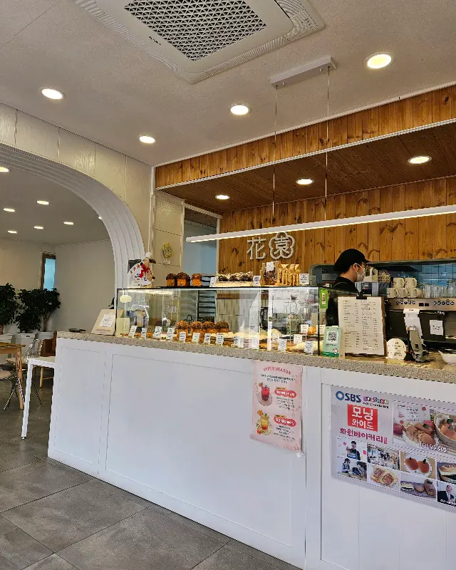 화원베이커리 카운터 전경