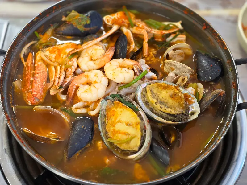 해물 가득 라면