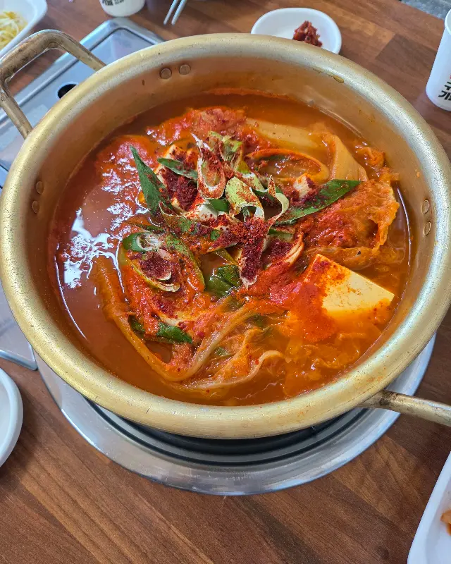 죽도식당 김치찌개