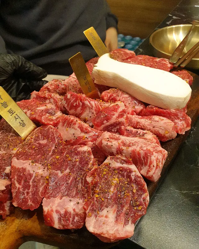 신선함이 눈으로 보이는 고기