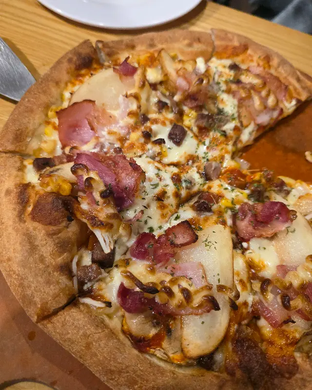 미스터피자의 먹음직스러운 피자