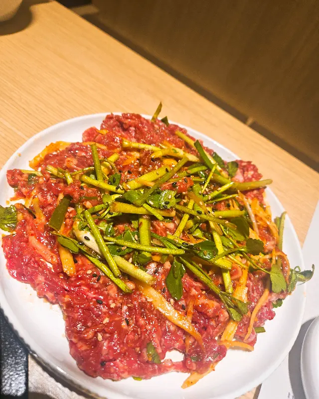 신선한 육회의 자태