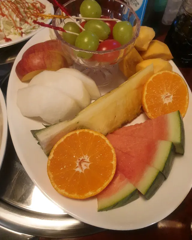 신선하고 푸짐한 과일 안주