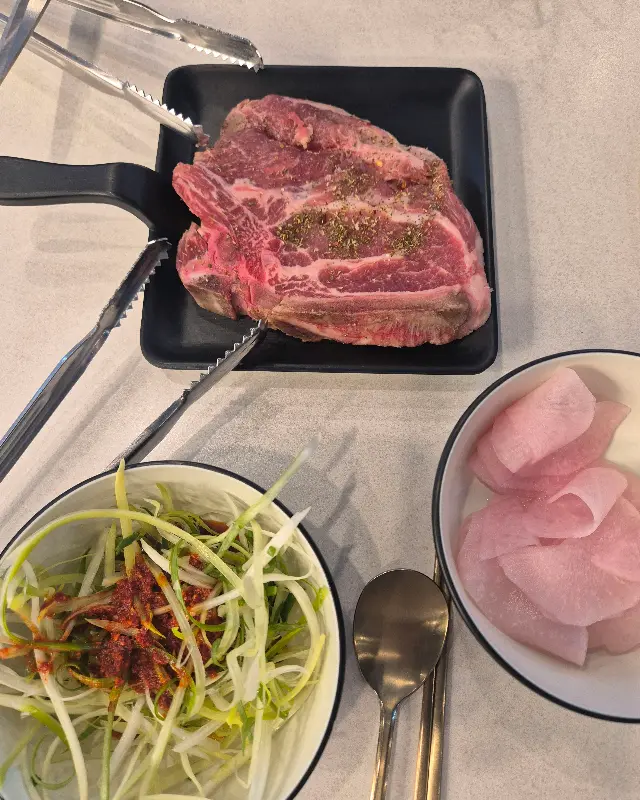 프렌치렉과 곁들임 찬