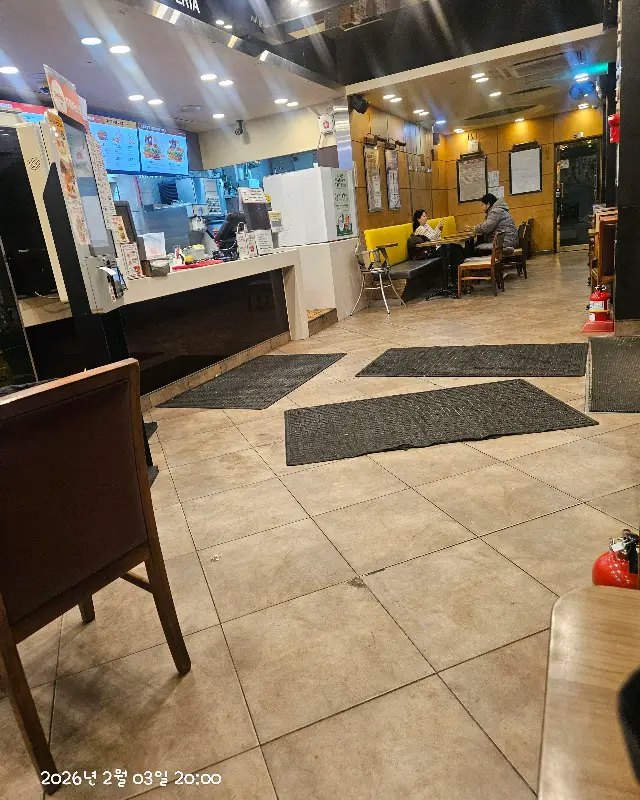 롯데리아 상봉역점 내부