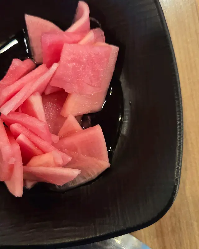 분홍색 무 절임