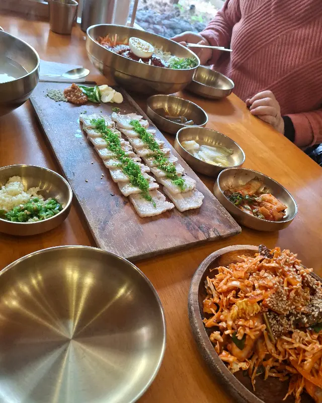 돔베고기와 문어무침