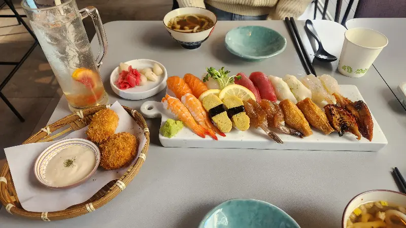 푸짐한 초밥 한 상 차림