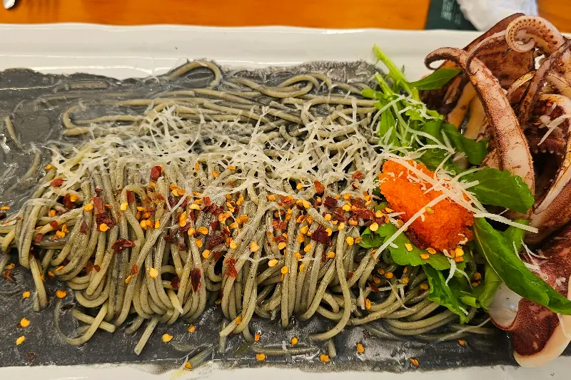 파스타H의 인기 메뉴, 먹물 오징어 스파게티