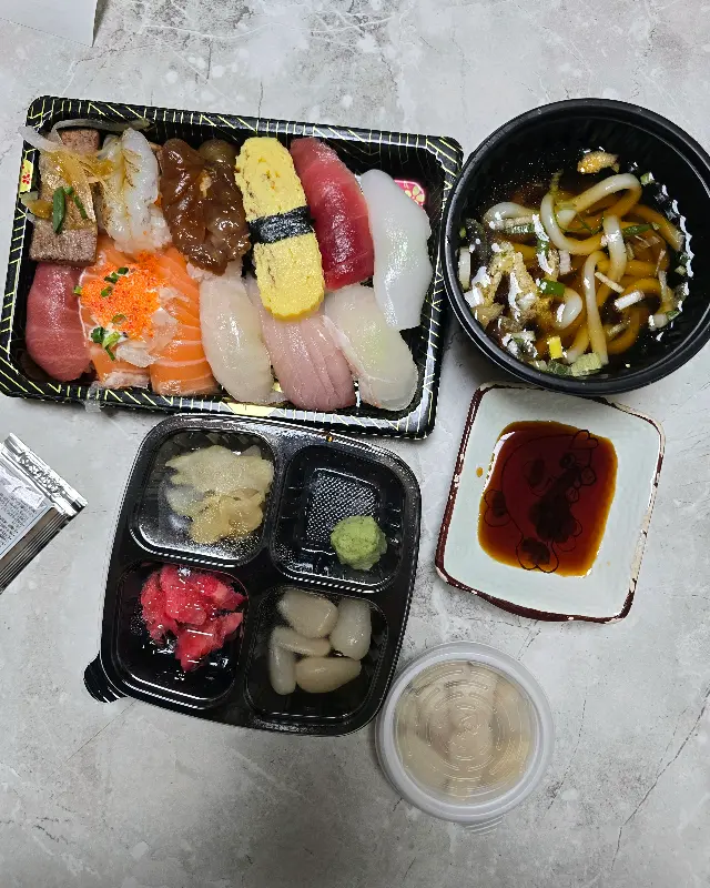 포장도 가능한 하츠야 초밥