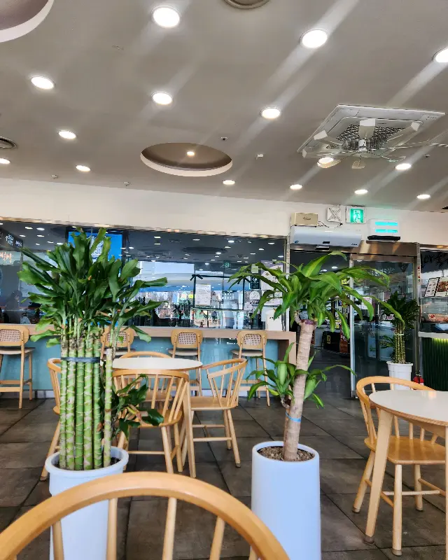 아띠몽 카페 내부 전경