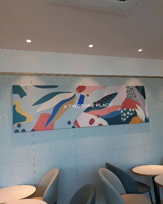 투썸플레이스 내부 인테리어