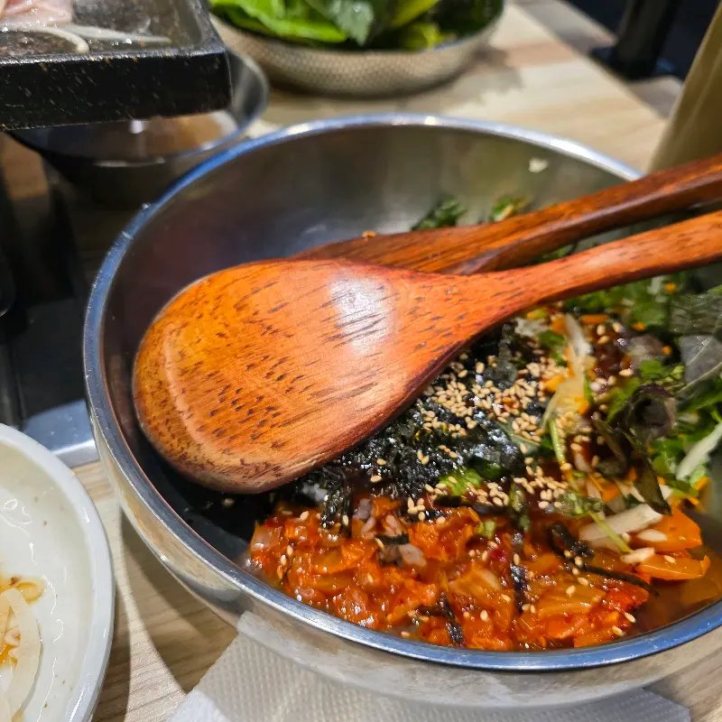 싱싱한 샐러드의 모습