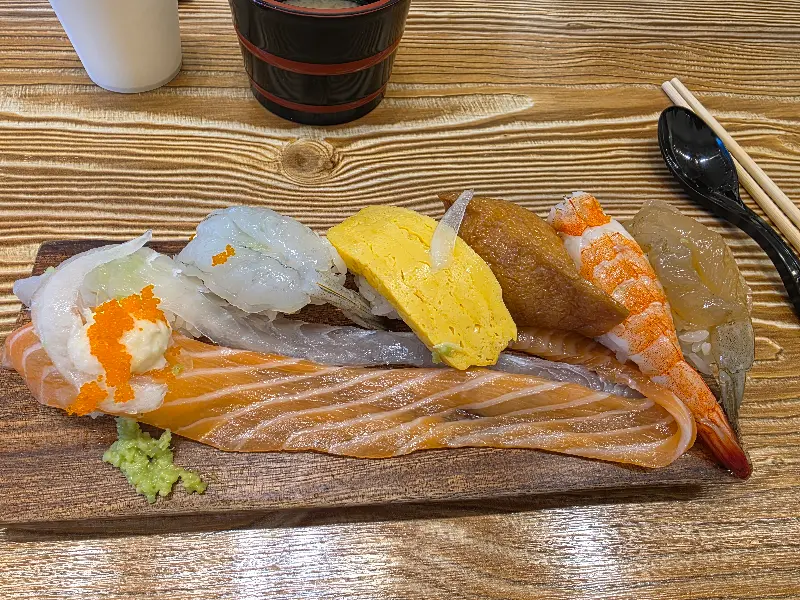 다양한 초밥 구성