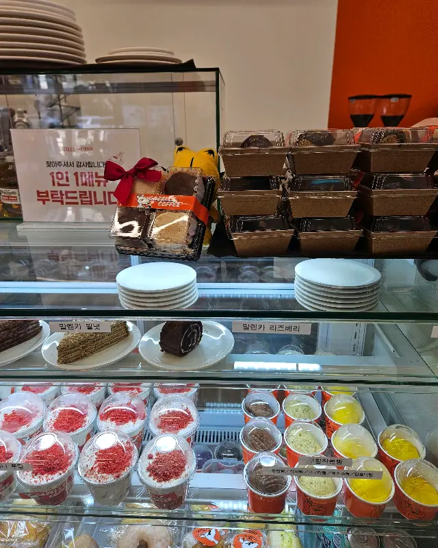 다양한 디저트 메뉴 쇼케이스