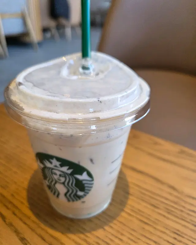 슈크림 라떼