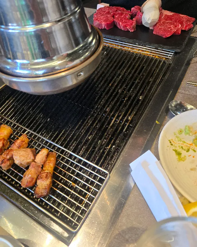 고기가 구워지는 모습