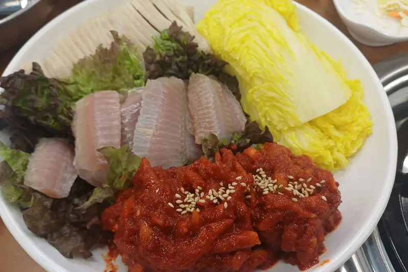 보쌈, 김치, 배추 삼합의 향연