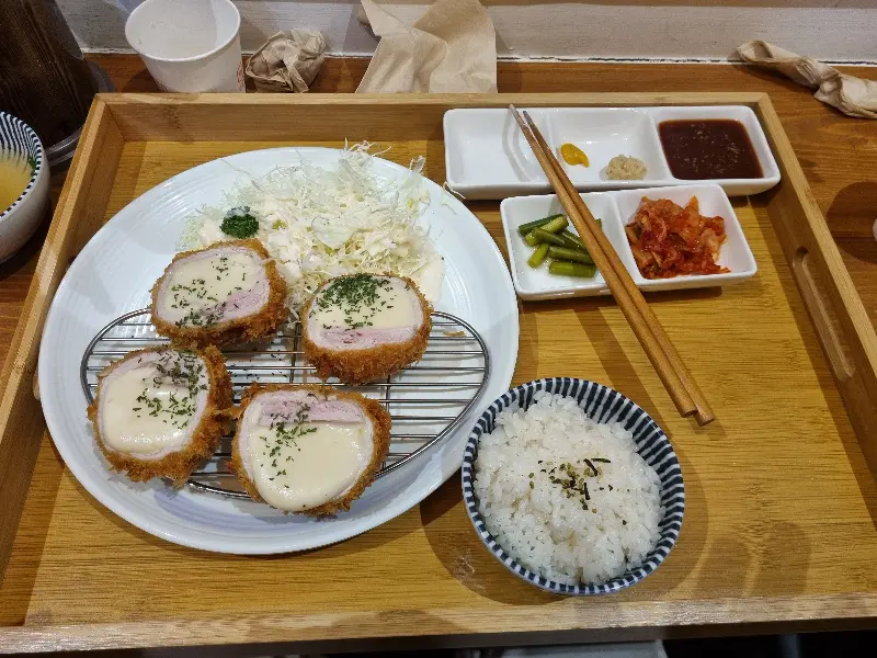 치즈가 듬뿍 들어간 치즈카츠