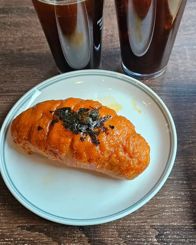 소금빵과 아메리카노