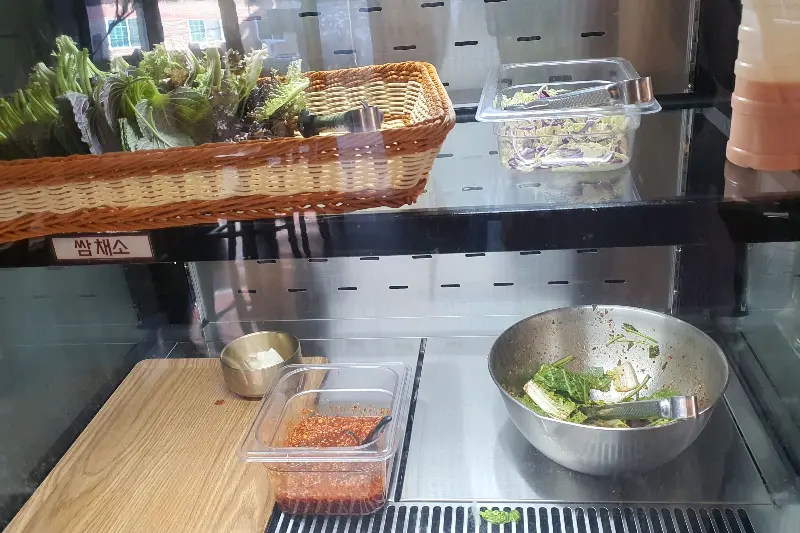 샐러드바의 모습