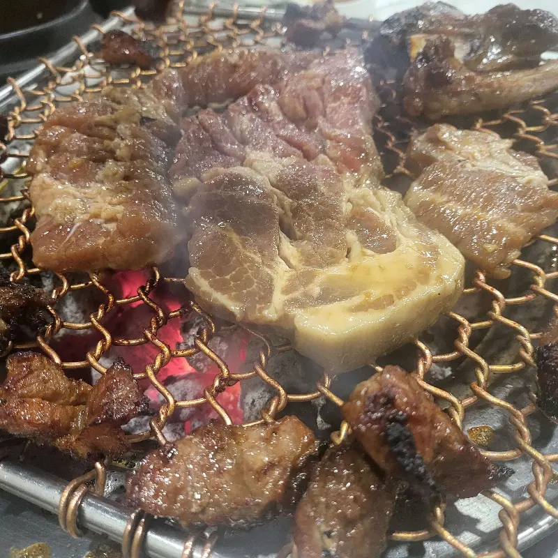 돼지갈비 확대샷
