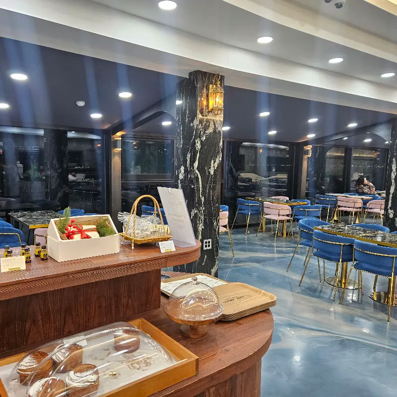 카페 제니엘 내부 인테리어