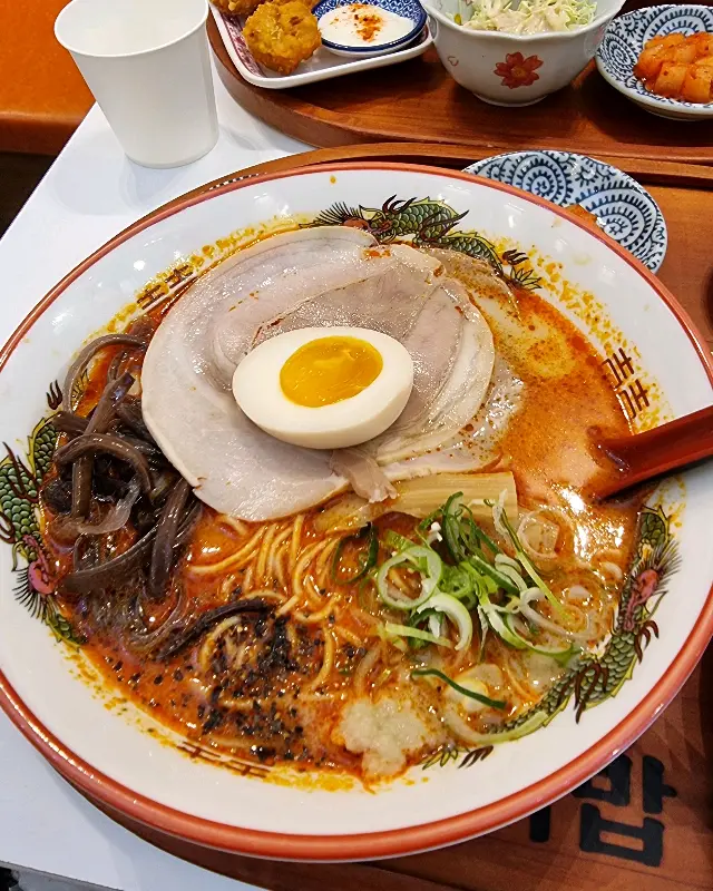 얼큰한 국물이 일품인 후쿠오카 우동
