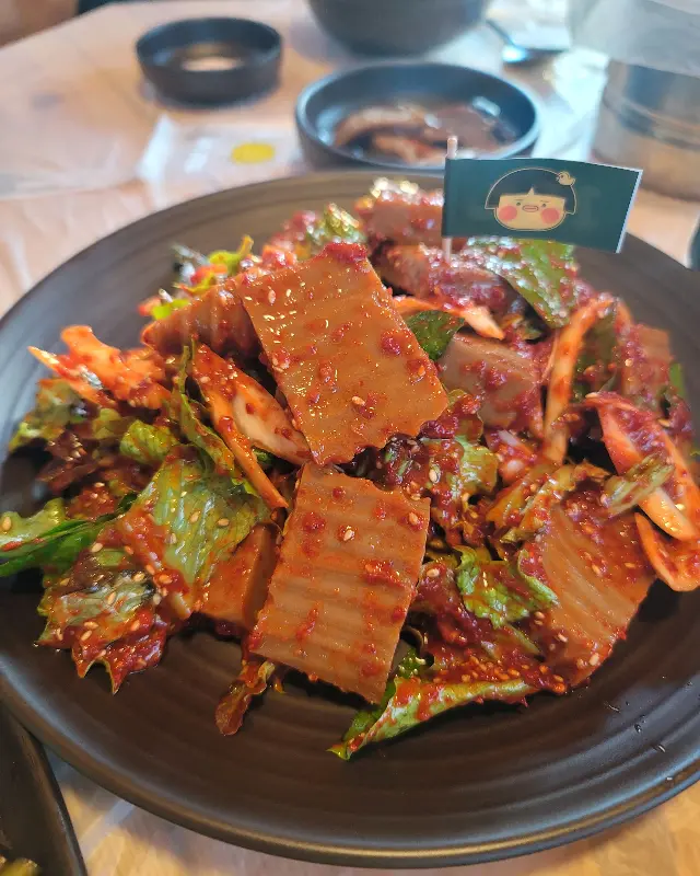 맛깔스러운 도토리묵