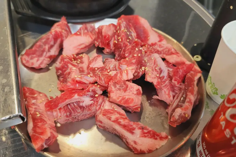 신선한 소갈비살