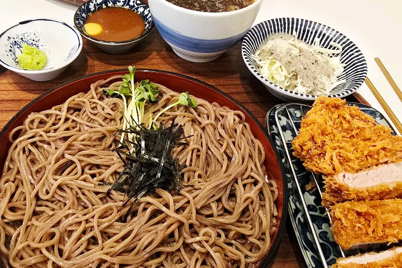 마제소바와 돈카츠
