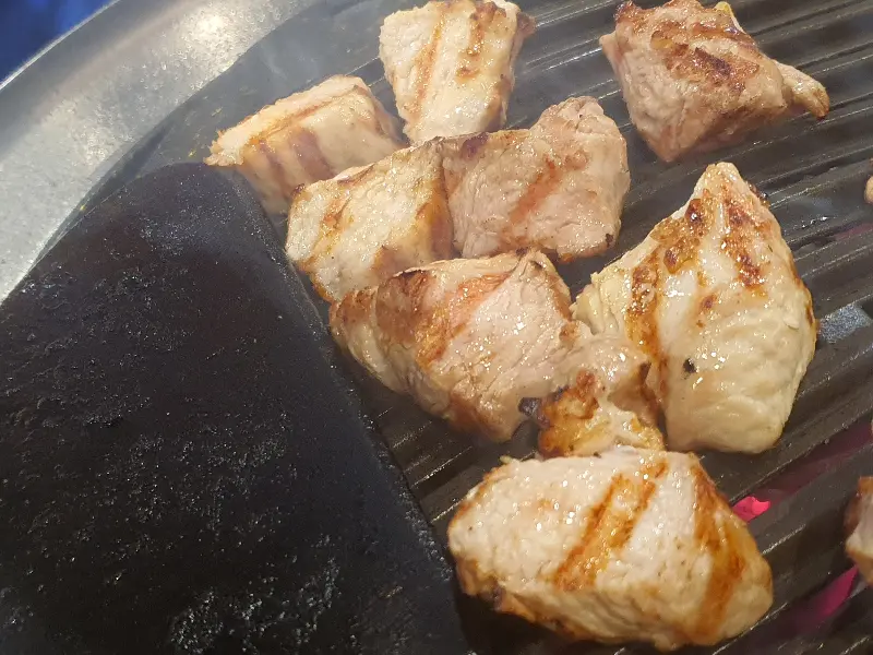 육즙 가득한 목살