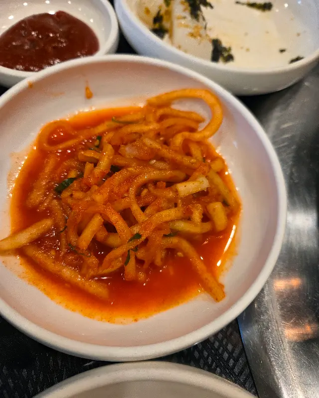 매콤달콤한 맛이 일품인 무생채