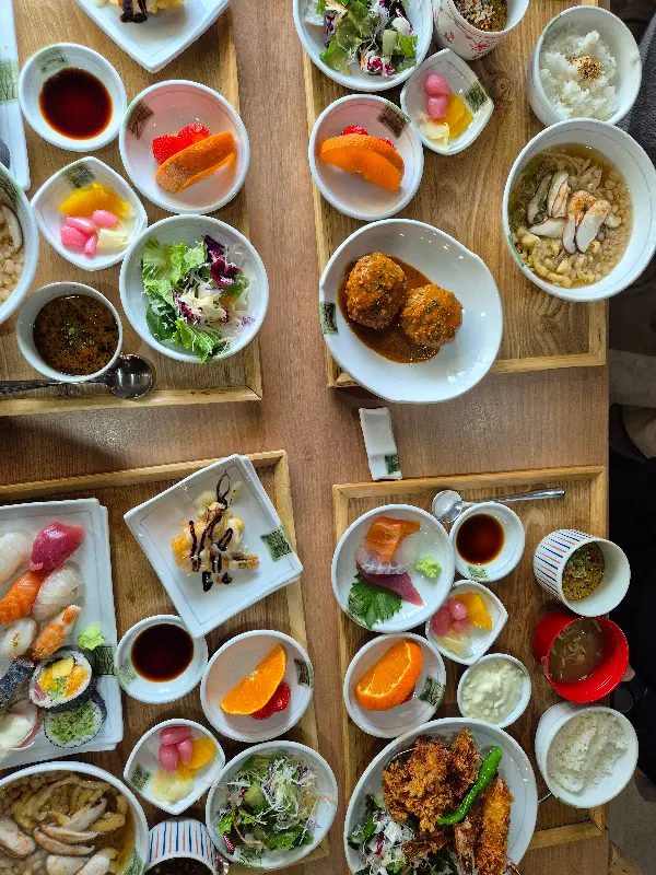 정갈하게 차려진 한 상