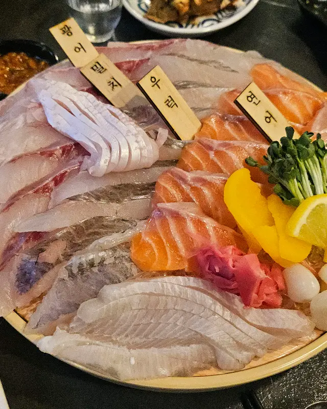 신선한 회 한 점