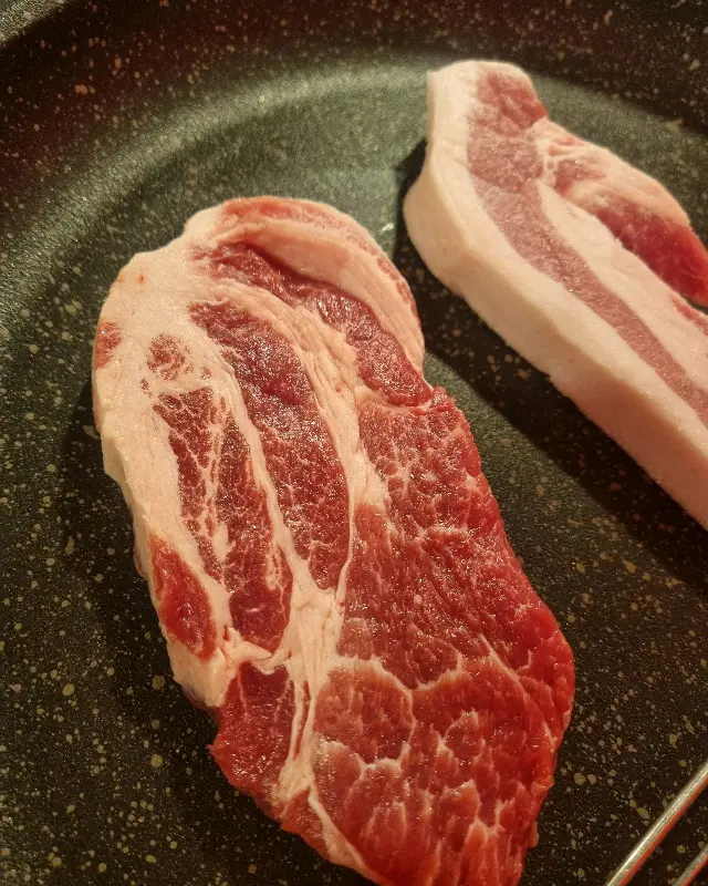 신선한 삼겹살의 자태