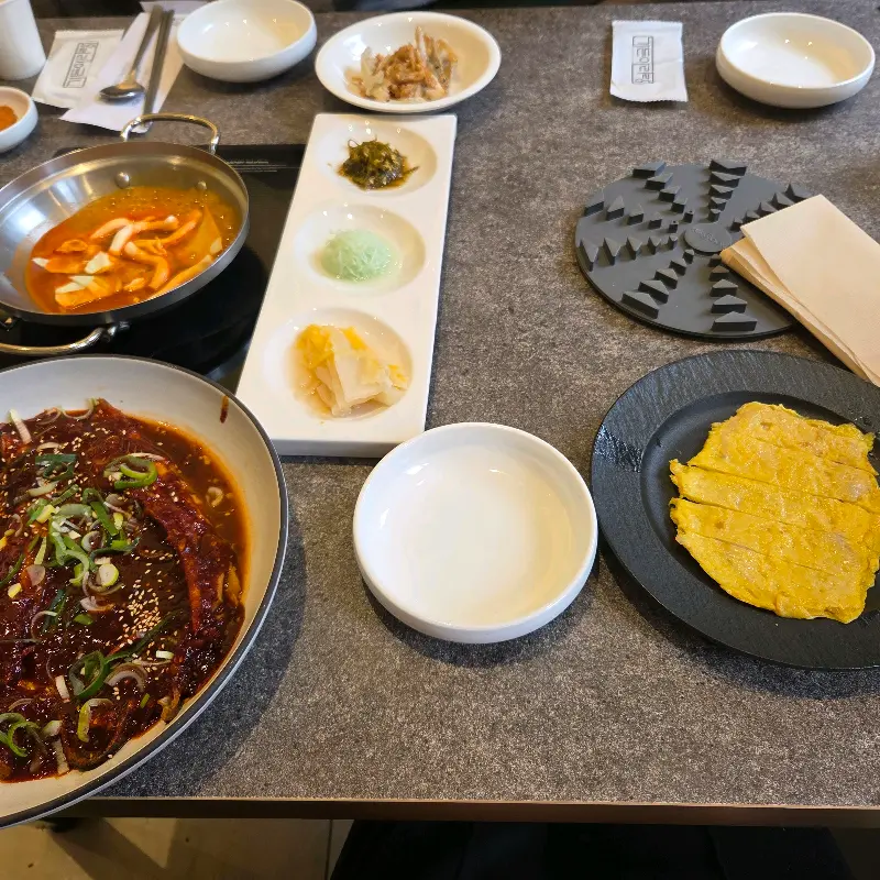 정갈하게 차려진 밑반찬