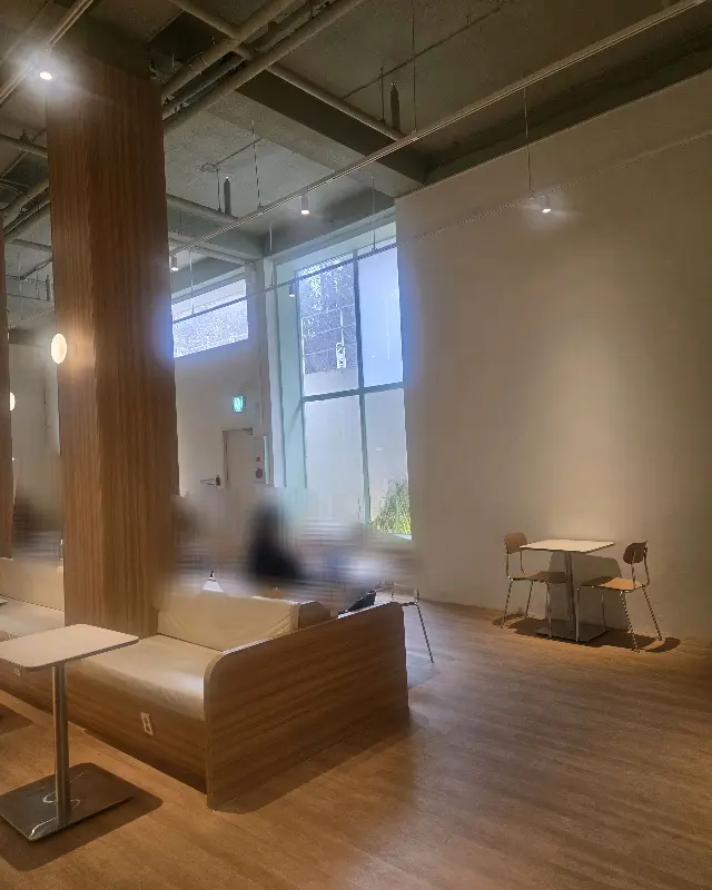 카페언트 내부 인테리어