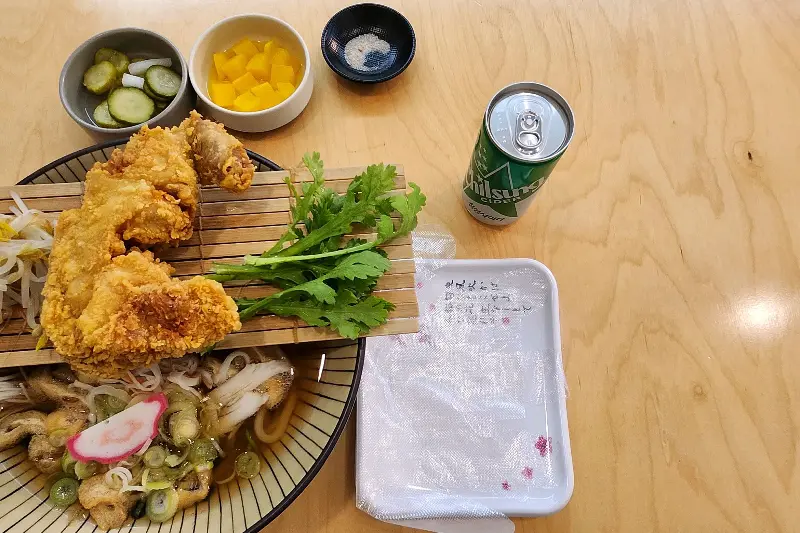 닭다리튀김과 반찬